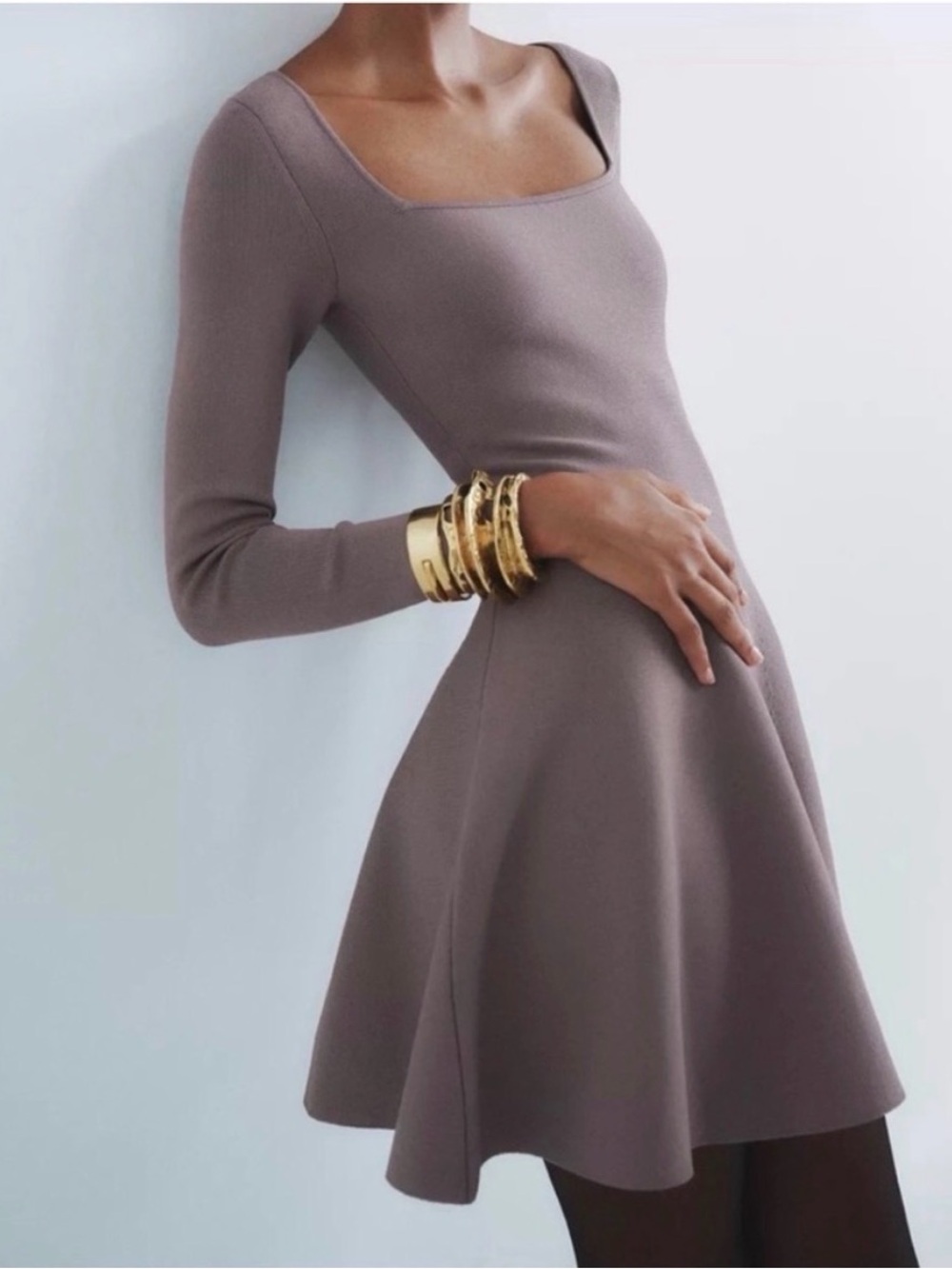 NWT Aritzia Babaton Sz XS Sculpt Knit Applause Taupe Mini Dress